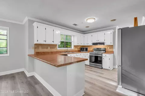 Kitchen - 124 Cedar Dr, Columbus, MS 39705 photo 1 of 4