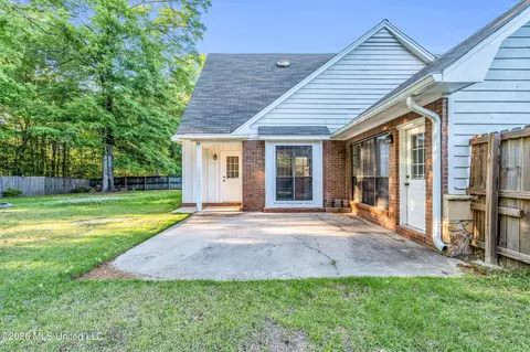 Exterior - 124 Cedar Dr, Columbus, MS 39705 photo 6 of 7