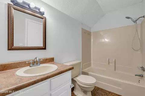 Bath - 124 Cedar Dr, Columbus, MS 39705 photo 3 of 3