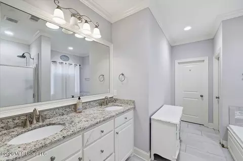Bath - 208 Buttonwood Ln, Canton, MS 39046 photo 1 of 3