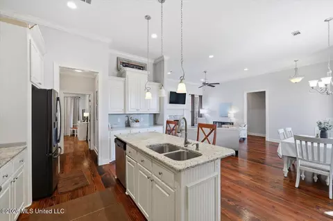 Kitchen - 208 Buttonwood Ln, Canton, MS 39046 photo 3 of 3
