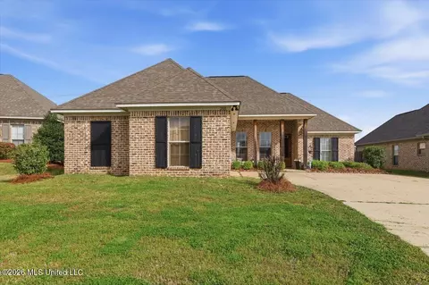 208 Buttonwood Ln, Canton, MS 39046