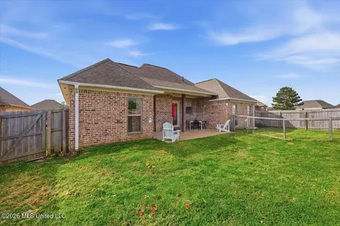 Exterior - 208 Buttonwood Ln, Canton, MS 39046 photo 5 of 8