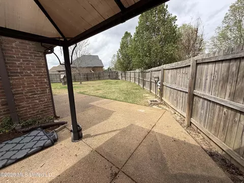 Exterior - 406 S Vaiden Ridge Dr, Hernando, MS 38632 photo 3 of 4