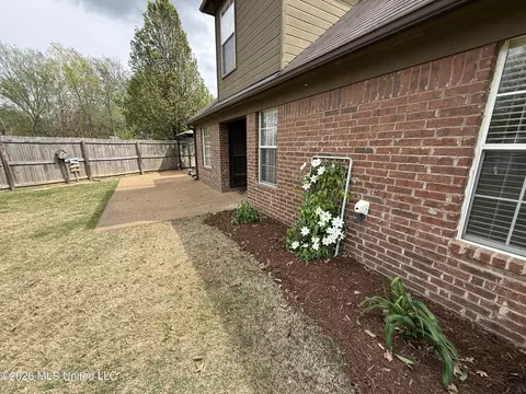 Exterior - 406 S Vaiden Ridge Dr, Hernando, MS 38632 photo 4 of 4