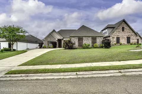 130 Grace Dr, Flowood, MS 39232