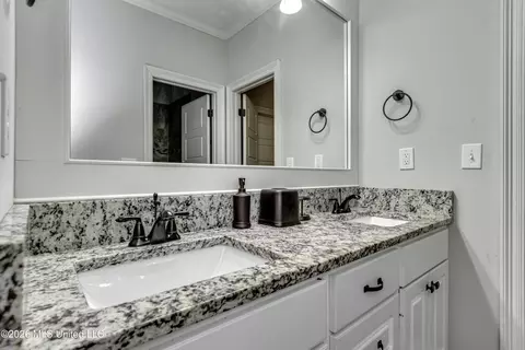 Bath - 130 Grace Dr, Flowood, MS 39232 photo 6 of 9
