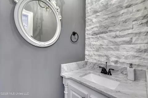 Bath - 130 Grace Dr, Flowood, MS 39232 photo 1 of 9