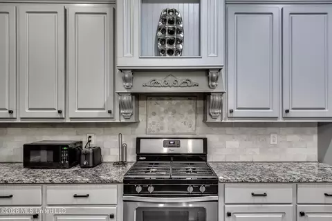 Kitchen - 130 Grace Dr, Flowood, MS 39232 photo 3 of 5