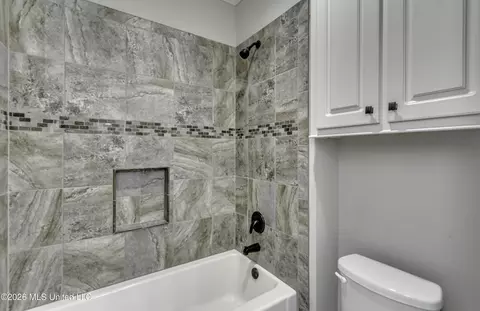 Bath - 130 Grace Dr, Flowood, MS 39232 photo 8 of 9