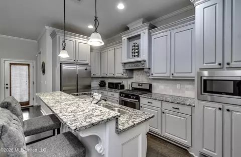 Kitchen - 130 Grace Dr, Flowood, MS 39232 photo 2 of 5