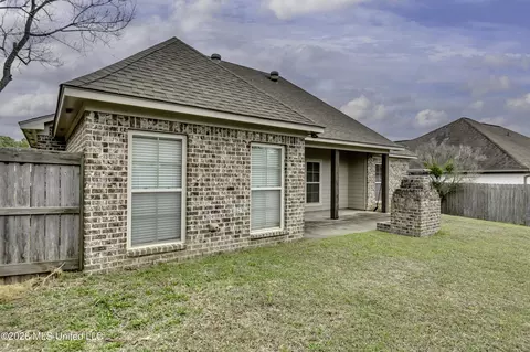 Exterior - 130 Grace Dr, Flowood, MS 39232 photo 4 of 6