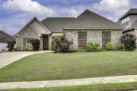 Exterior - 130 Grace Dr, Flowood, MS 39232 photo 2 of 6