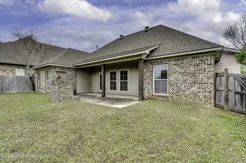 Exterior - 130 Grace Dr, Flowood, MS 39232 photo 3 of 6