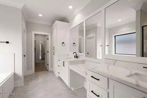 Bath - 438 Baleigh Way, Canton, MS 39046 photo 1 of 4