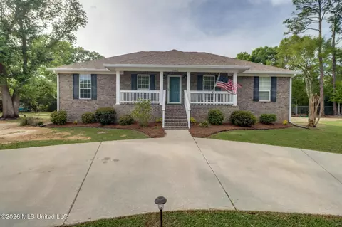 15916 Cottonwood Dr, Biloxi, MS 39532