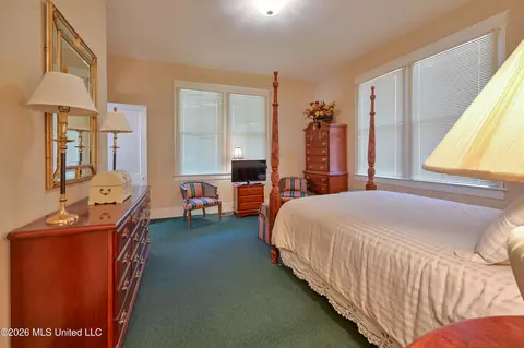 Bedroom - 1112 Main St, Natchez, MS 39120 photo 2 of 3