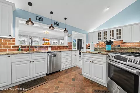 Kitchen - 152 I J Williams Rd, Lucedale, MS 39452 photo 3 of 4