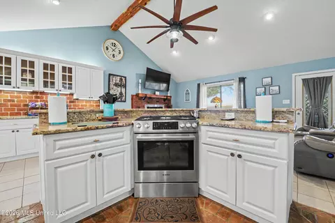 Kitchen - 152 I J Williams Rd, Lucedale, MS 39452 photo 2 of 4
