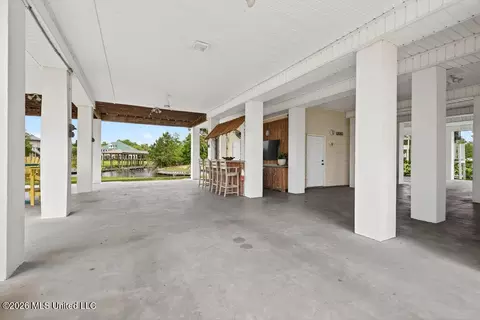 Exterior - 138 Hanakealoha Pl, Diamondhead, MS 39525 photo 2 of 10