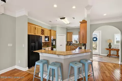 Kitchen - 138 Hanakealoha Pl, Diamondhead, MS 39525 photo 1 of 4