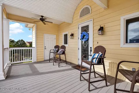 Exterior - 138 Hanakealoha Pl, Diamondhead, MS 39525 photo 5 of 10