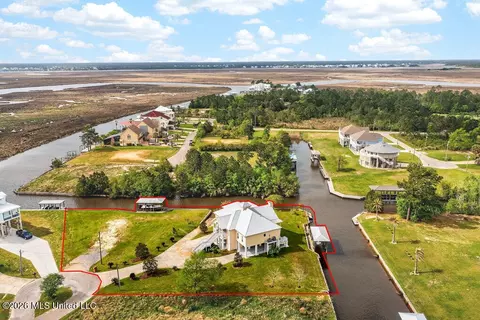 View/Area - 138 Hanakealoha Pl, Diamondhead, MS 39525 photo 2 of 3