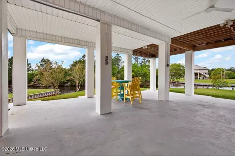 Exterior - 138 Hanakealoha Pl, Diamondhead, MS 39525 photo 3 of 10