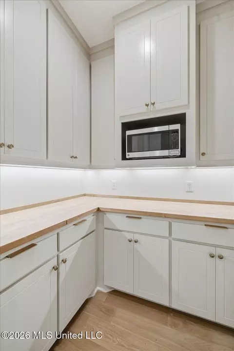 Kitchen - 132 Water St, Madison, MS 39110 photo 4 of 4