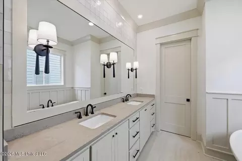 Bath - 132 Water St, Madison, MS 39110 photo 1 of 6