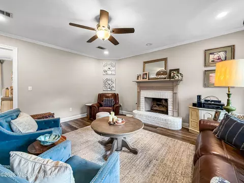 Living - 430 Hemlock Dr, Flowood, MS 39232 photo 1 of 3