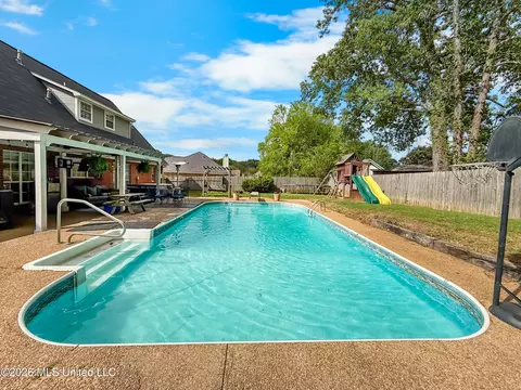Exterior - 430 Hemlock Dr, Flowood, MS 39232 photo 5 of 6