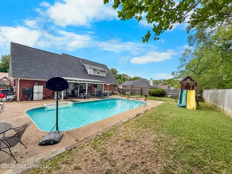 Exterior - 430 Hemlock Dr, Flowood, MS 39232 photo 4 of 6