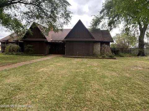 628 S Aubrey Cir, Greenwood, MS 38930