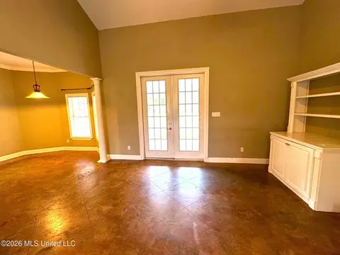 Living - 1038 Deerfield Rd, Summit, MS 39666 photo 2 of 2
