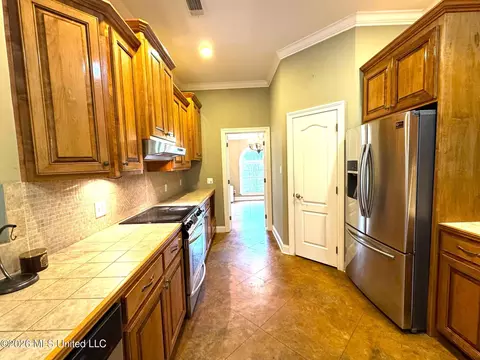 Kitchen - 1038 Deerfield Rd, Summit, MS 39666 photo 3 of 5