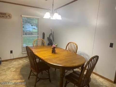 Dining - 869 Pine Tree Dr, Senatobia, MS 38668 photo 1 of 2