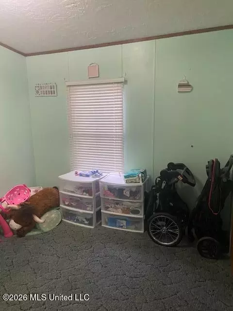 Bedroom - 869 Pine Tree Dr, Senatobia, MS 38668 photo 2 of 7