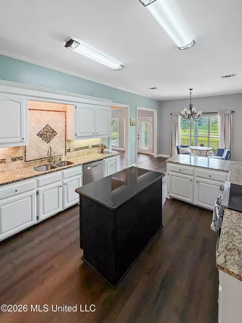 Kitchen - 111 Eastpointe Cir, Madison, MS 39110 photo 1 of 2
