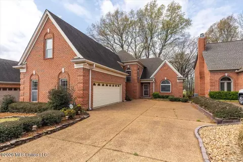 6555 Masters Dr, Olive Branch, MS 38654