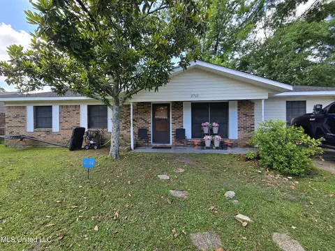 2710 E Angela Cir, Gulfport, MS 39503