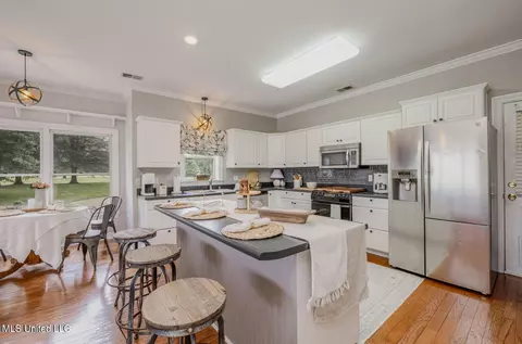 Kitchen - 7128 Apache Dr, Olive Branch, MS 38654 photo 1 of 4