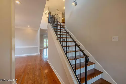 Entry Way - 7128 Apache Dr, Olive Branch, MS 38654 photo 1 of 1