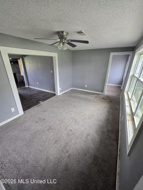 Living - 246 Anderson Rd, Coldwater, MS 38618 photo 1 of 2