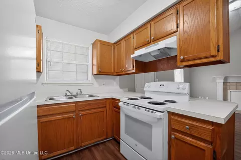 Kitchen - 5528 Tiki Ln, Jackson, MS 39212 photo 1 of 3