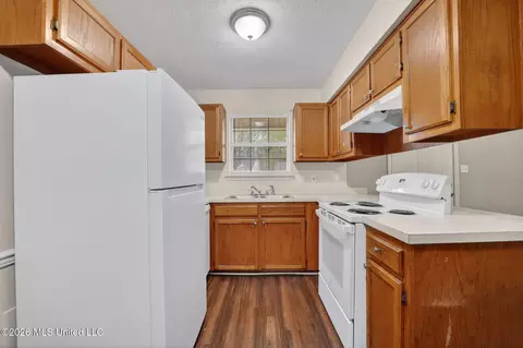 Kitchen - 5528 Tiki Ln, Jackson, MS 39212 photo 3 of 3