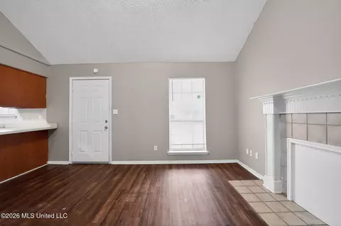 Living - 5528 Tiki Ln, Jackson, MS 39212 photo 5 of 5