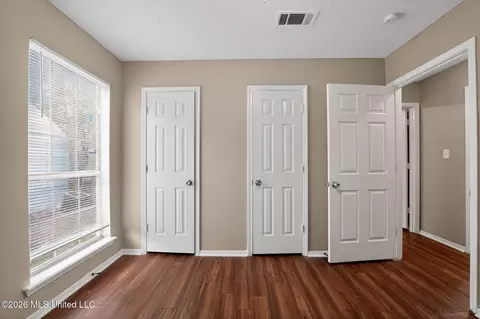 Bedroom - 5528 Tiki Ln, Jackson, MS 39212 photo 3 of 6