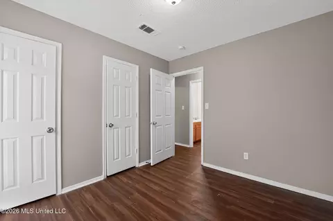 Bedroom - 5528 Tiki Ln, Jackson, MS 39212 photo 4 of 6