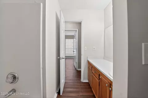 Entry Way - 5528 Tiki Ln, Jackson, MS 39212 photo 2 of 3